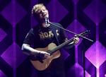 Sheeran havde 16 sange i top-20, 9 i top-10 og hele tre albummer i top-5. 
  John Salangsang/AP