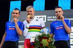 Julius Johansen oplevede karrierens største øjeblik, da han i september i Bergen blev U19-verdensmester på landevej. I aften var han atter på popdiet, da han i Odense sammen med Mathias Krigbaum sikrede sig DM-titlen i parløb.
 