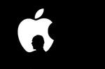 
   I dette arkivfoto fra 2015 går en mand ind foran Apples logo i San Fransisco i USA. (AP Photo/Eric Risberg, File)
   