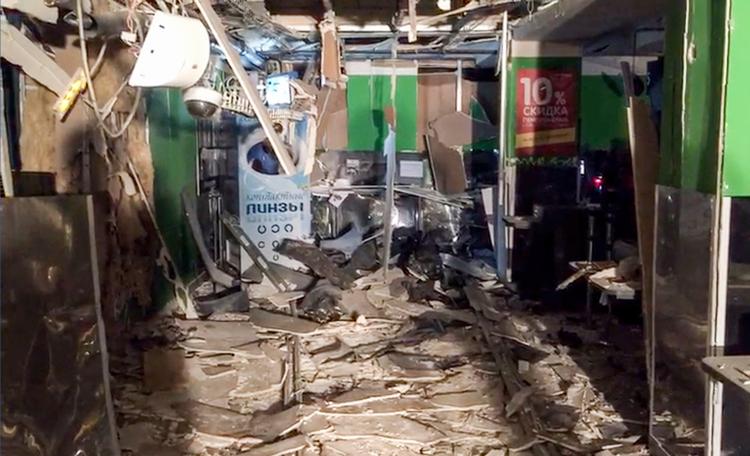 Mindst 14 mennesker, herunder en gravid kvinde, blev såret i eksplosionen i supermarkedet onsdag aften. 