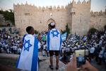 Muren i Jerusalem afskærer ca. 100.000 indbyggere fra at være Jerusalem-borgere. Med det nye lovforslag vil disse indbyggere for fremtiden ikke være en del af Israel.  