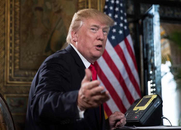 Støtter af Donald Trumps klimapolitik, der bygger på at klimaforandringer er et svindelnummer, har betalt Google for at ligge i toppen af resultatsiden, når udvalgte målgrupper søger information om emnet. 
    
   