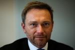  Christian Lindner mener, at Tyskland bør kunne udvise uledsagede mindreårige flygtninge, der begår kriminalitet, hvis deres familier kan identificeres. 
