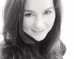 Laura McVeigh er en nordirsk forfatter.  