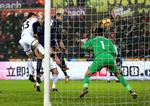Med dette hovedstød på Christian Eriksens frisparksindlæg bragte Fernando Llorente Tottenham foran 1-0. 