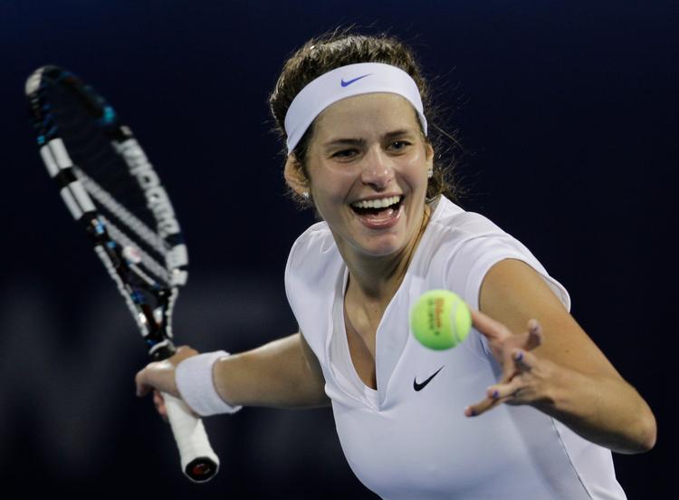 Julia Görges har det med at volde Caroline Wozniacki problemer i deres kampe, og det er ikke mindst en stærk forhånd, der er våbnet.  