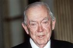 Graham Greene (1904-1991) indskriver sig i rækken af berømte forfattere, der aldrig fik nobelprisen i litteratur.  Arkivfoto AP