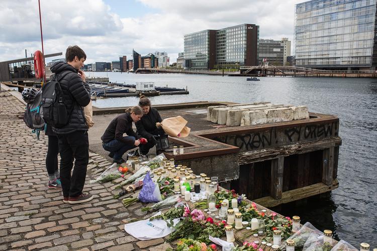 
    Havnepromenaden ved Langebro efter weekendens bådulykke

   