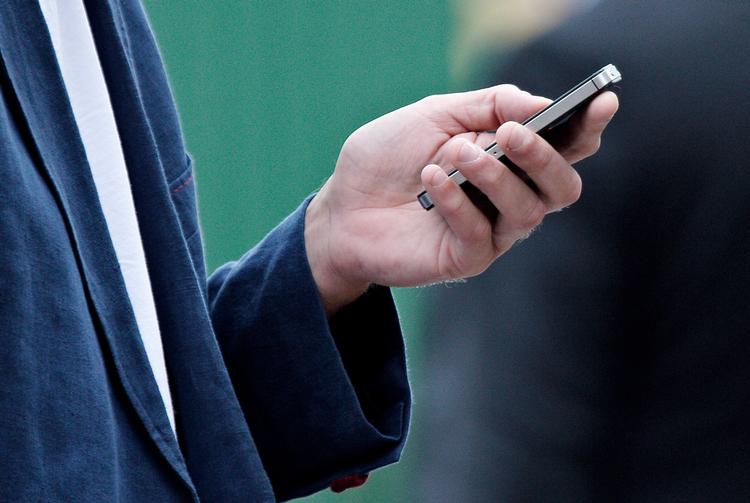 Fyns Politi advarer mod en svindler, der også taler dansk og ringer fra danske telefonnumre, som har vist sig at være taletidskort, som det ikke umiddelbart er muligt at spore. 