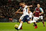 Tottenham og Harry Kane blev taget med bukserne nede af et defensivt indstillet West Ham-hold, men fik det ene point på en sen scoring.  