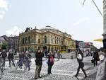 Den eksisterende metrotrappe ved Magasin bliver fjernet, og i stedet bygger vi en ny trappe for enden af Strøget. Ved Det Kongelige Teater etablerer vi en bagtrappe, så der er to ind- og udgange til stationen.  

Når den nye metrostation er færdig, findes der hele fire elevatorer på Kongens Nytorv. På den gamle station er der en elevator i hver ende af stationsrummet, og det vil også være tilfældet på den nye.

Efter at byggepladsen på Kongens Nytorv er fjernet, vil cirka 100 lindetræer blive plantet i to rækker i en rotunde omkring Krinsen på Kongens Nytorv.

Når Cityringen åbner, bliver Kongens Nytorv en af de tre mest besøgte stationer i Danmark. 