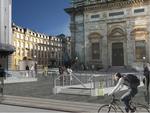 Stationen er placeret bag Marmorkirken ud mod Store Kongensgade. Med stationens forplads får området et nyt byrum, hvor man kan slå sig ned og tage en pause.

Frederiksstaden og Marmorkirken er kendt for brugen af nordisk granit og kalksandsten. Belægningen på pladsen og omkring kirken bliver derfor en blanding af granit og betonsten, som spiller sammen med bydelens udtryk. Samtidig skabes der sammenhæng til metrostationen, hvis vægge er beklædt med sandsten. 