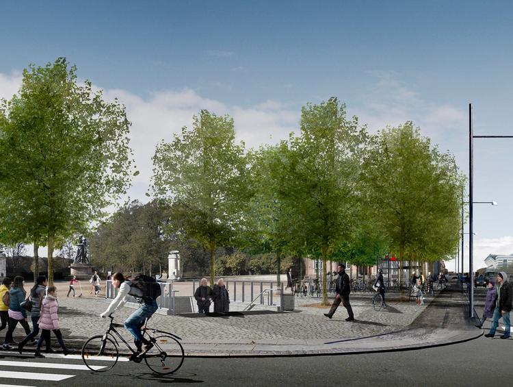 Gruspladsen ved Trianglen er tænkt ind i planerne for metrostationen som foyer eller overgang mellem det trafikerede byrum og den rolige Fælledpark.

Under 'Åben Tegnestue'-arrangementerne, hvor lokale borgere kunne komme med ideer til metroforpladserne, var der et udtalt ønske om, at stationen blev anlagt på en måde, så det fortsat vil være muligt at få besøg af cirkus. Det er indarbejdet i planerne for Trianglen, så stationselementerne i gadeplan er trukket ud i siderne af pladsen, så det giver plads til en stor grusplads. 