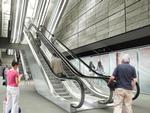 Frederiksberg Station og Kongens Nytorv bliver metroknudepunkter, hvor Cityringen og de to gamle metrolinjer krydser hinanden.

Væggene på Frederiksberg bliver derfor i samme grålige farve som de eksisterende metrostationer, men ikke en tro kopi. Godt nok er væggene grå, men pladerne er lavet af skiffer, som skal give en lidt mere spillende overflade. Beklædningen skal vise, at der er forskel fra den nye station til de gamle, men den skal også vise, at de to metrolinjer er i familie. 