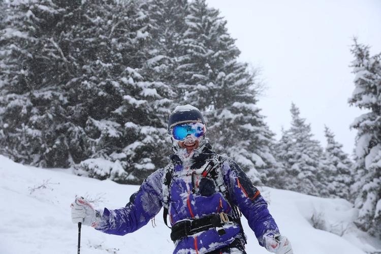 Det har sneet heftigt på skidestinationerne i Alperne de seneste dage. Her i østrigske St. Anton, der er berømt for sit off piste-skiløb, der i øjeblikket skal udføres med forsigtighed på grund faren for laviner. 