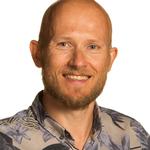 Christian Bak er en af de skoleledere, som flere gange inden for de seneste fem år har oplevet, at hans ansatte er blevet udsat for vold. Det er ikke hans oplevelse, at volden skyldes, at eleverne er blevet mere voldelige. Han mener, at den i højere grad end tidligere bliver registreret. 