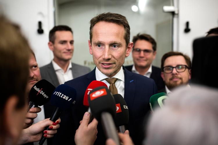Kristian Jensen er enig i, at der er behov for at få en aftale om udlændinge på plads men svarer uden om spørgsmål om rækkefølge af forhandlinger.
   