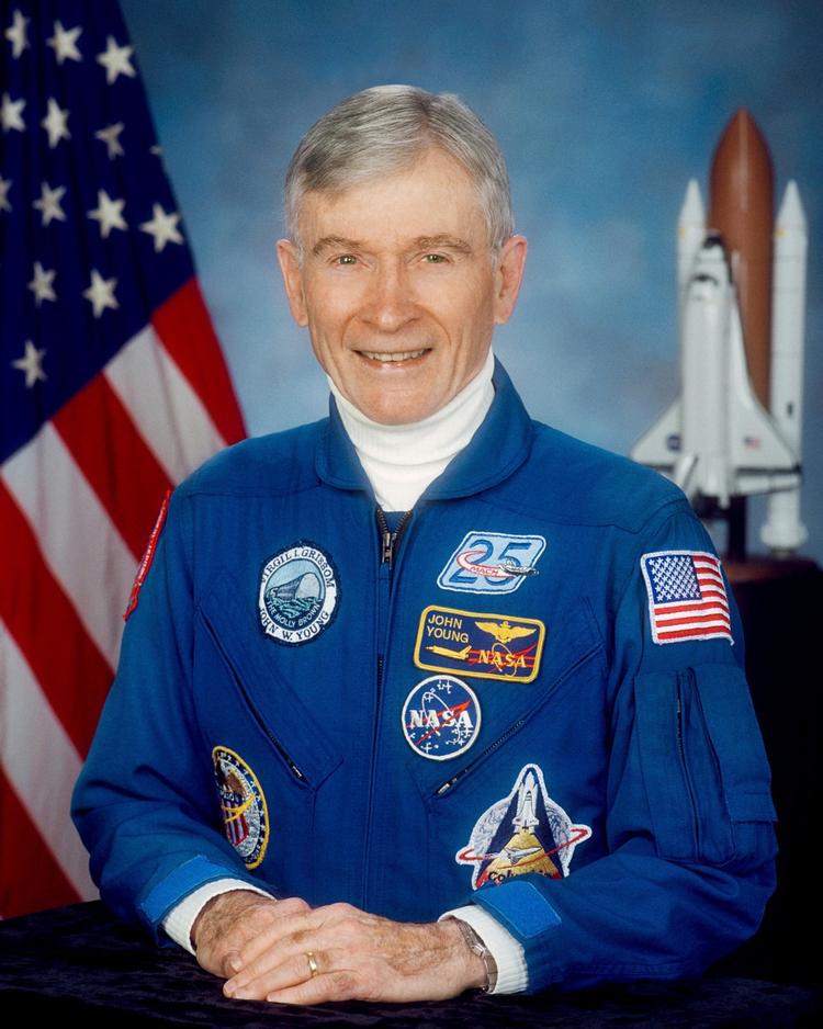 John Young blev i 1972 den niende astronaut, der deltog i en månevandring. 