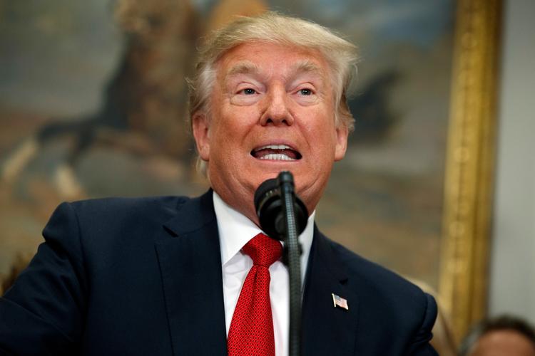 Donald Trump kalder bogen 'en skændsel'. Hvilket næppe skader salget.  