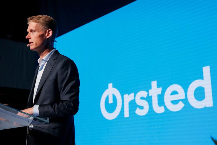Østed hed for kort tid siden Dong Energy. Administrerende direktør Henrik Poulsen fortæller de 2000 medarbejdere i hovedkontoret i Gentofte om navneskiftet. ARKIVFOTO.  