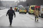 Cirka 400 meter af Dag Hammarskjölds Allé var spærret af, mens politi, beredskab og bomberyddere arbejdede på stedet.
 