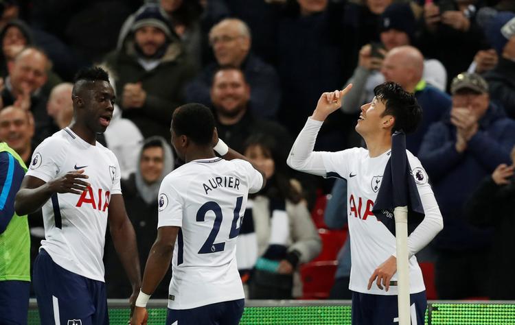Tottenhams Son Heung-min fejrer sin scoring i kampen.  