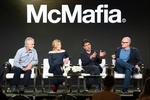 David Strathairn, Juliet Rylance, Hossein Amini og James Watkins kan alle opleves i BBC-serien 'McMafia', som har fået den russiske ambassade op i det røde felt. 
     