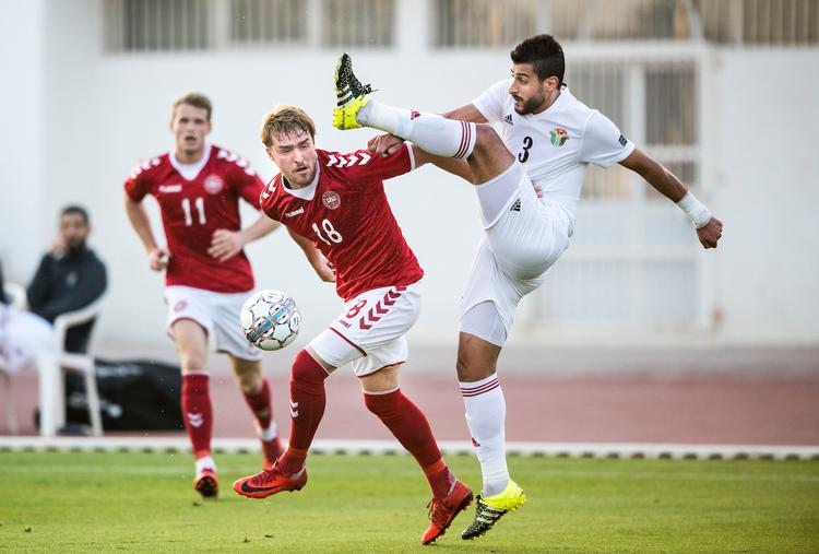 Jannik Pohl knoklede godt på som dansk frontløber, men manglede både boldføling og præcision i de afgørende situationer.   
