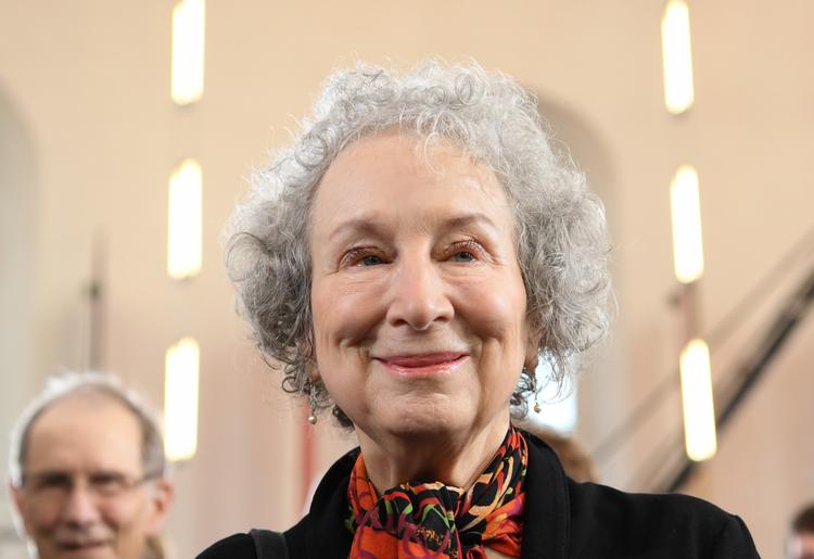 Margaret Atwood har skrevet mere end 40 bøger, hvor hendes dystopiske fremtidsroman 'The Handmaid's Tale' er blevet til en serie, som i øjeblikket kan ses på HBO Nordic. (arkivfoto). 