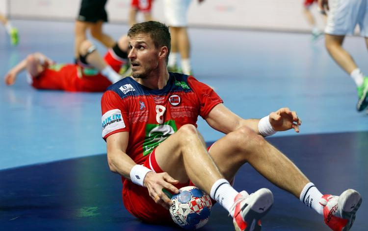 En sejr på 39-28 over Østrig sikrede i aftes Norge og Bjarte Myrhol avancement ved EM. 