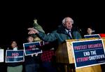 Illegale indvandrere har været i centrum for diskussionerne om det statslige budget. Her ses senator Bernie Sanders. 