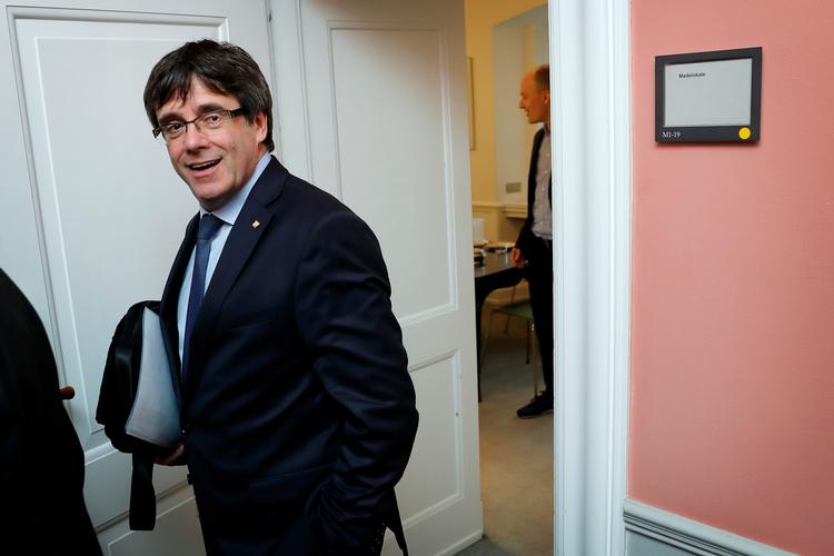 Den catalanske eksilleder Carles Puigdemont er ifølge formanden for det nyvalgte regionaleparlament den eneste kandidat til posten som regeringsleder. Men det er slet ikke sikkert, at det kan blive til noget alligevel, vurderer dansk ekspert.  