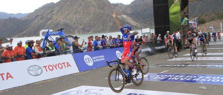 Román Villalobos er sikker vinder af 2. etape i Vuelta a San Juan. 