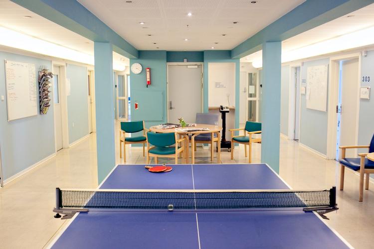 Politikerne er enige med Psykiatrialliancen i, at der er områder af psykiatrien, der skal forbedres. På de psykiatriske afdelinger oplever personalet eksempelvis ofte, at de må udskrive patienter før tid. 