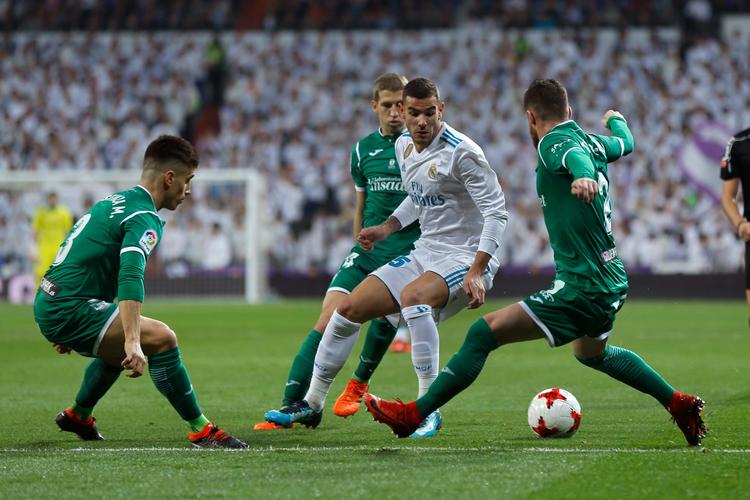 Real Madrid havde sparet mange af holdets stjerner. Her ses holdets Theo Hernandez i kamp.  