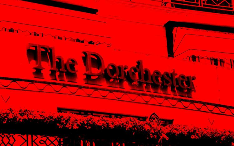 Den kontroversielle fundraiser blev holdt på Dorchester Hotel. 