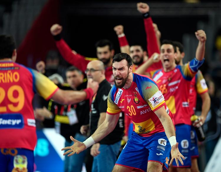 Spaniens Gedeon Guardiola jubler efter en scoring.
   