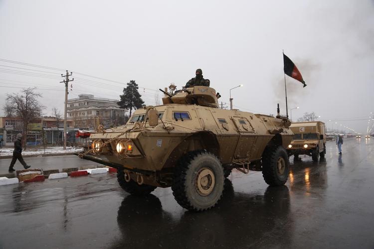 Afghanske sikkerhedsstyrker ankommer til militærakademiet.  