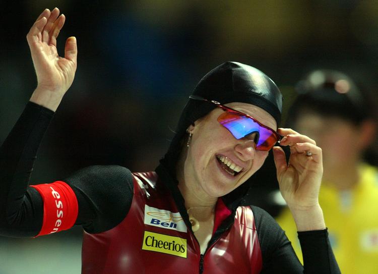 Clara Hughes vendte sit liv på hovedet og leverede en imponerende olympisk karriere. I alt blev det til seks medaljer i to forskellige idrætsgrene. 