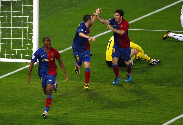 Da FC Barcelona i 2009 vandt Champions League-finalen 2-0 over Manchester United blev målene scoret af Samuel Eto'o (tv.) og Lionel Messi (th.) Eto'o vandt desuden Champions League i 2006 med Barcelona, da han også scorede i finalen mod Arsenal, og i 2010 med Inter. 