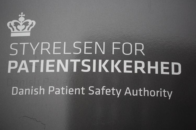 Sundhedsministeren vil have forbedret samarbejdsklimaet mellem sundhedspersonalet og Styrelsen for Patientsikkerhed.


   