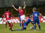 Nadia Nadim, Pernille Harder og de øvrige landsholdsspillere bliver ikke straffet yderligere, har Uefa besluttet. 