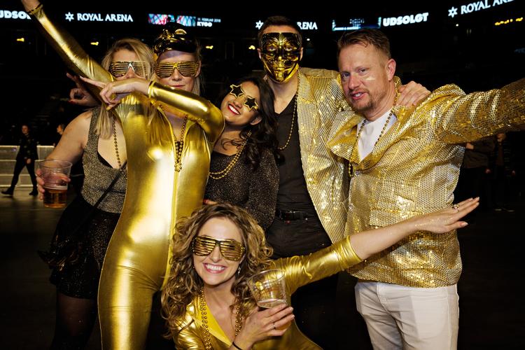 Én farve dominerede Royal Arena fredag aften, da Gulddreng gav sin sidste koncert - guld og masser af guld. 
   
