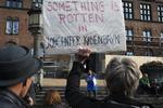 En gruppe syge arbejdsløse demonstrerede i efteråret foran Københavns Rådhus i protest mod kommunens jobcentre og deres håndtering af syge ledige. 
 
