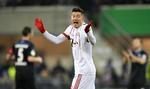 Robert Lewandowski ligner en spiller, der forklarer modstanderen, at han ikke har noget ondt i sinde. Men han scorede igen. Selvfølgelig.
   