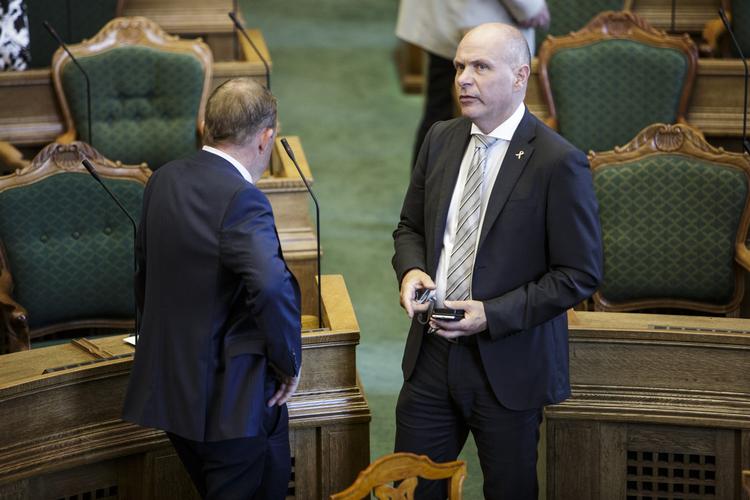 »Jeg ved ikke, hvad det hedder. Hvis man har et problem, og der er nogen, der gerne vil hjælpe, så skal man i behandling. Det vil vi rigtigt gerne hjælpe med«, siger Søren Gade om sin partifælles gerninger. Arkivfoto. 