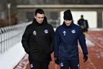 Lyngby-cheftræner Thomas Nørgaard (tv.) og Simon Strand efter svenskerens sidste træning med den pressede superligaklub.
   