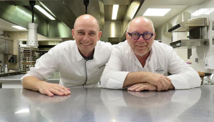 Maxime (søn) og René Meilleur (far) har de sidste 20 år drevet familierestauranten La Bouitte på det franske skisportssted Saint-Martin-de-Belleville. Siden 2015 har stedet haft tre stjerner i michelinguiden. 