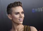 Diskussionsitet Reddit er blevet hjemsted for et væld af hjemmelavede videoer, hvor almindelige brugere havde sat kendte kvinder som bl.a. Scarlett Johansson ind i videoer, de aldrig har været i nærheden af at indspille selv. 