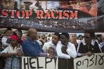 Afrikanske migranter demonstrerer mod udvisningerne foran Rwandas ambassade i Israel. 